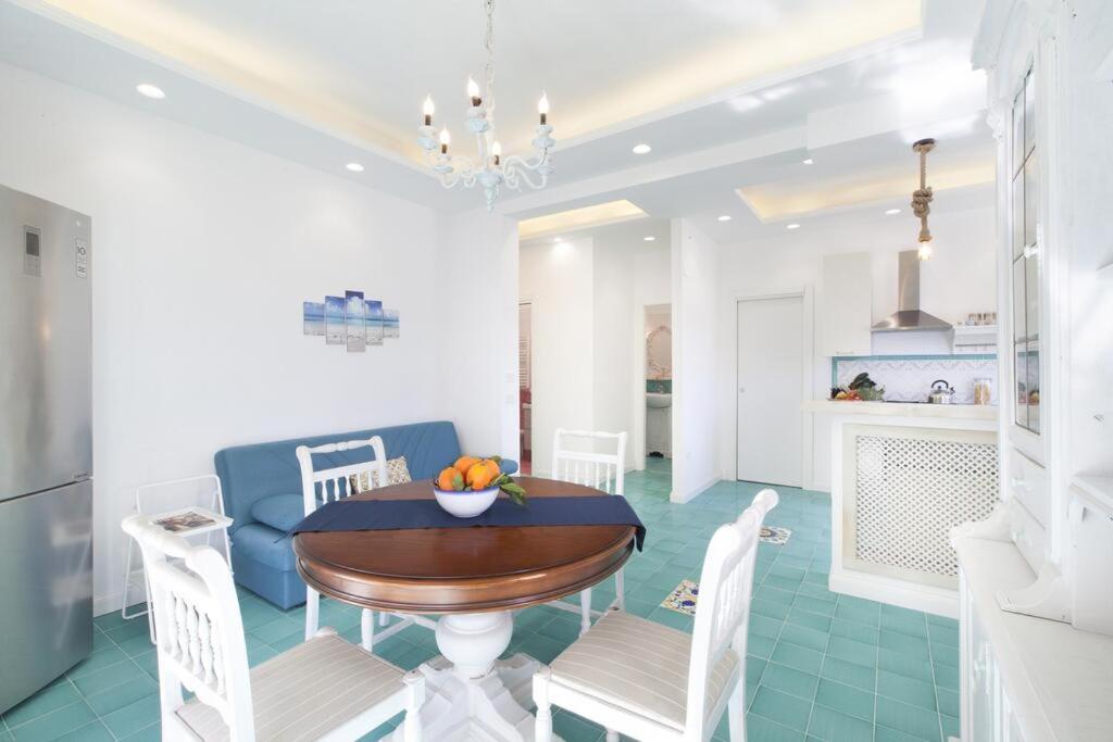 Super Attico Vista Mare Con Piscina Leilighet Sorrento Eksteriør bilde