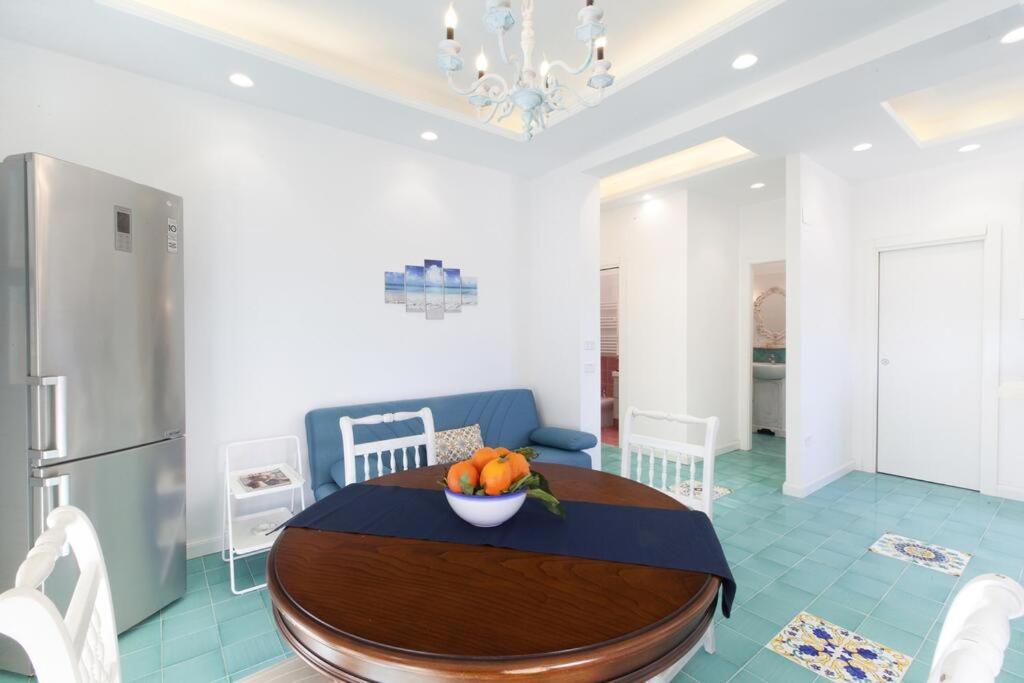 Super Attico Vista Mare Con Piscina Leilighet Sorrento Eksteriør bilde